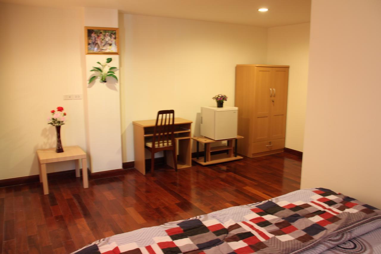 Suites 31 Sukhumvit Bangkok Rum bild